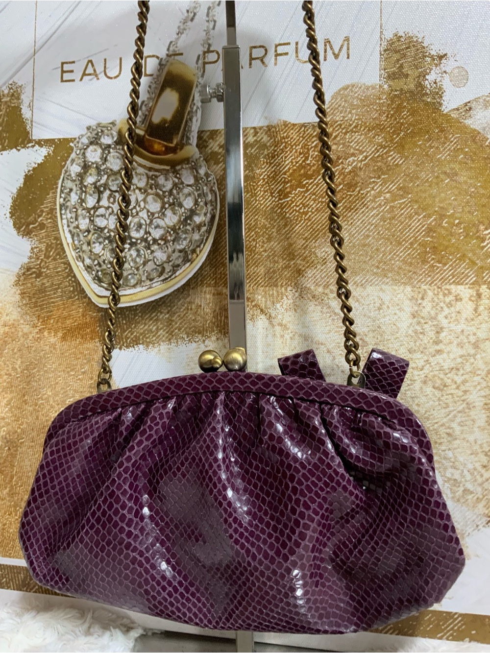Isabella Fiore Plum Textured Floral Chain-Handle Kisslock Clutch with pouch - Picture 3 of 9